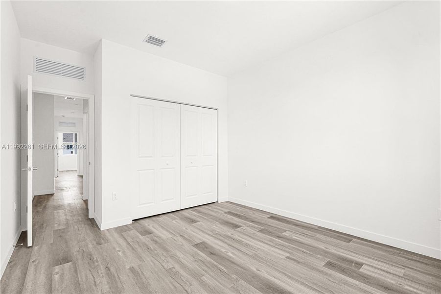 Spacious, unfurnished interior of a new home in Chloe's Estates, Miami (Image 15).