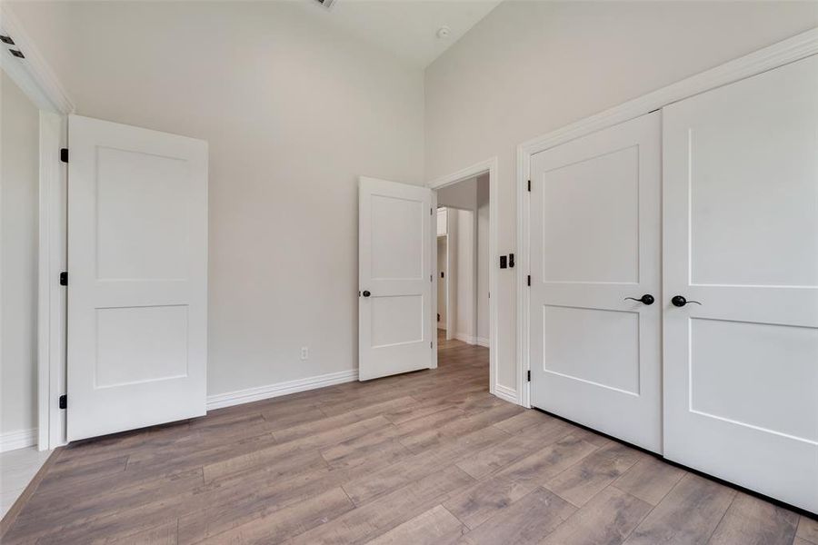 Spacious, unfurnished interior of a new home in , Waxahachie (Image 24).