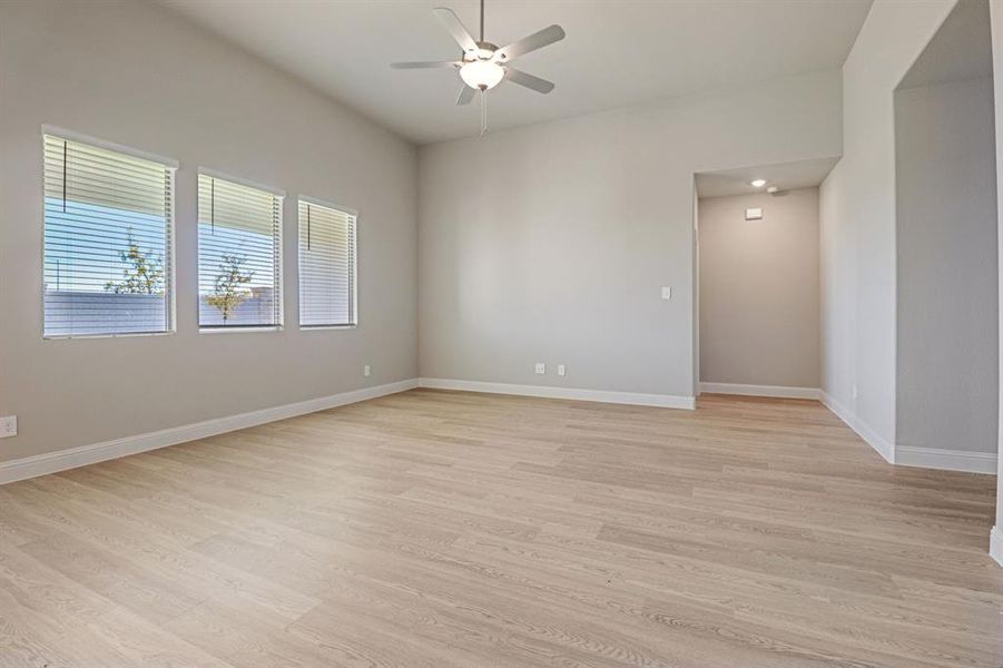 Spacious, unfurnished interior of a new home in Lakehaven - Premier Series, Farmersville (Image 22).