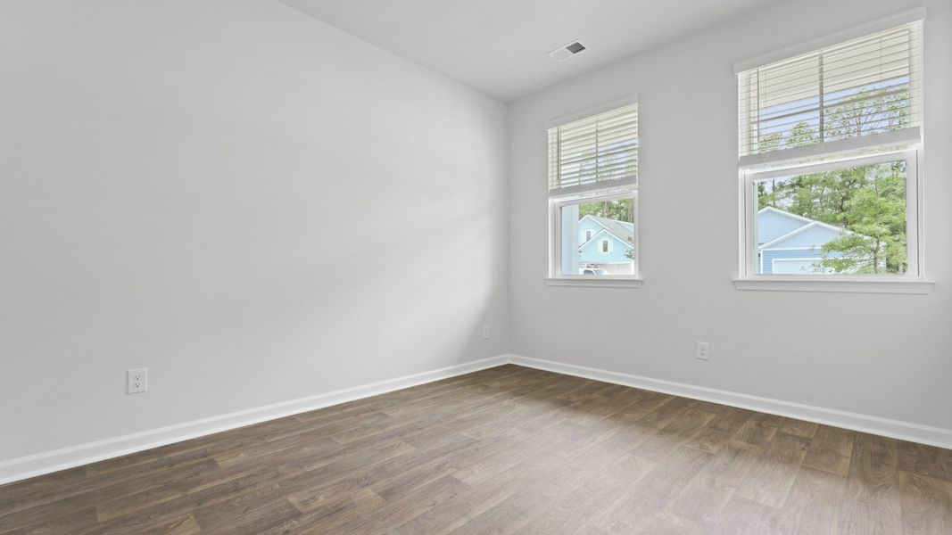 Representative unfurnished interior of a home built from the DARBY-EXP by D.R. Horton in Hillcrest, Ravenel (Image 16).