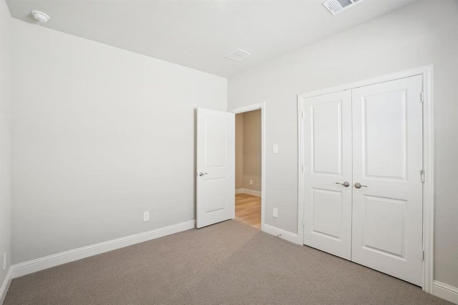 Photo is not of the actual home, but is an inspirational photo of builder’s model home and may depict options, furnishings, and/or decorator features that are not included. Photo is not of the actual home, but is an inspirational photo of builder’s model home and may depict options, furnishings, and/or decorator features that are not included.