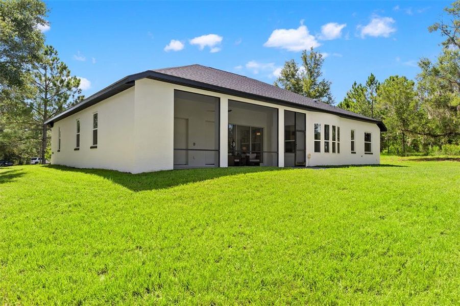 Exterior details and patio area of a home in , Lecanto (Image 35).