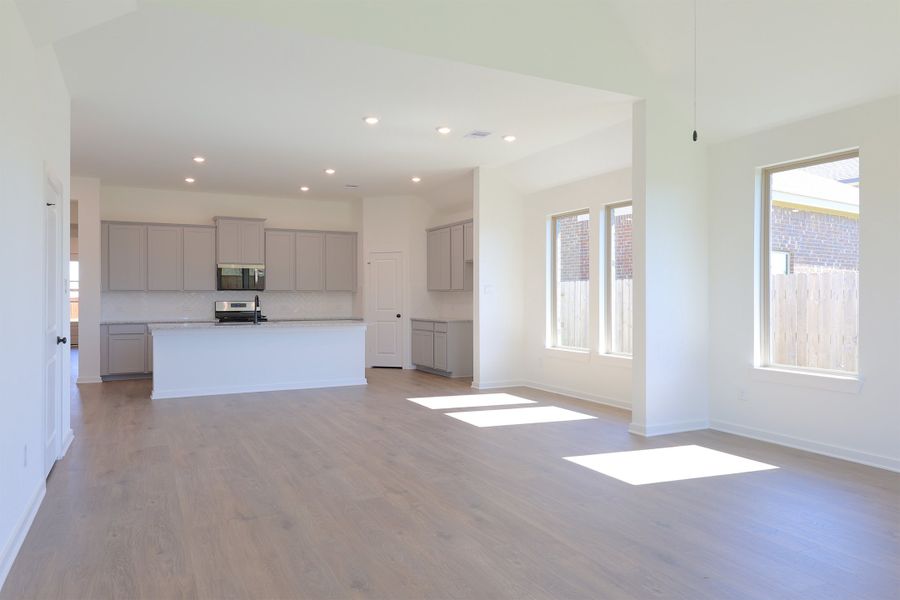 Spacious, unfurnished interior of a new home in Emberly  45', Beasley (Image 22).