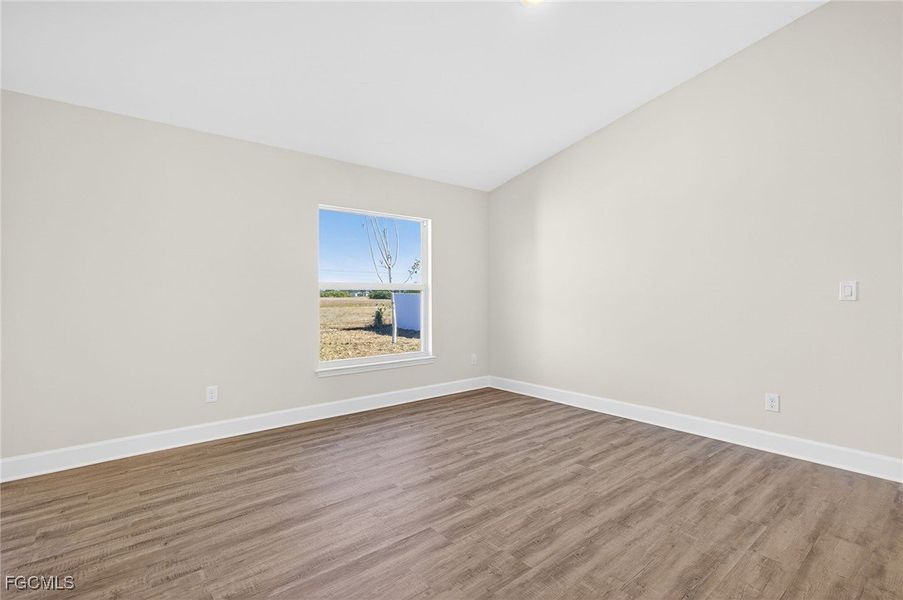 Spacious, unfurnished interior of a new home in Cape Coral, Cape Coral (Image 32).