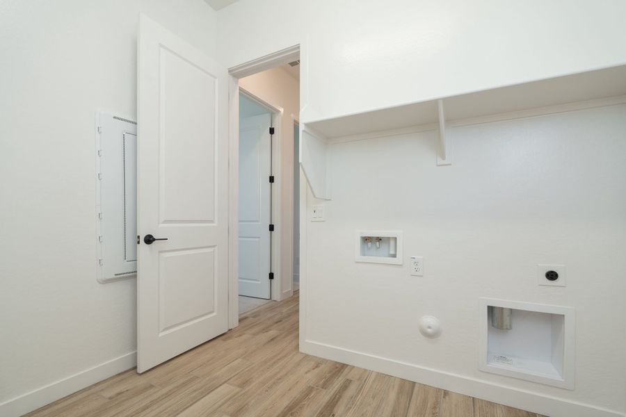 Spacious, unfurnished interior of a new home in Abel Ranch, Goodyear (Image 18).