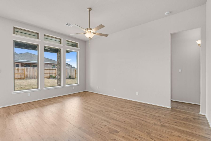 Spacious, unfurnished interior of a new home in Escondido, Magnolia (Image 17).