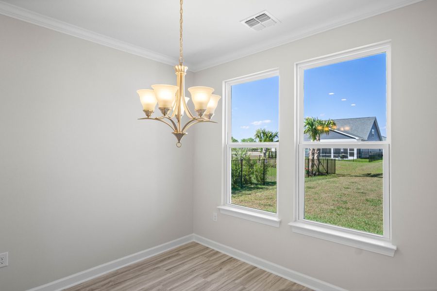 Spacious, unfurnished interior of a new home in Coastal Club of the Carolinas, Calabash (Image 8).