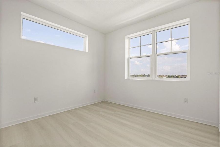 Spacious, unfurnished interior of a new home in , Orlando (Image 36).