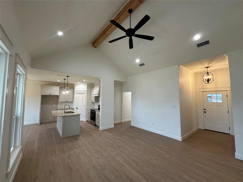 Spacious, unfurnished interior of a new home in , Abilene (Image 16).