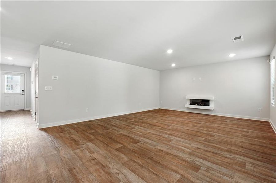 Spacious, unfurnished interior of a new home in Twin Oaks, Villa Rica (Image 24).