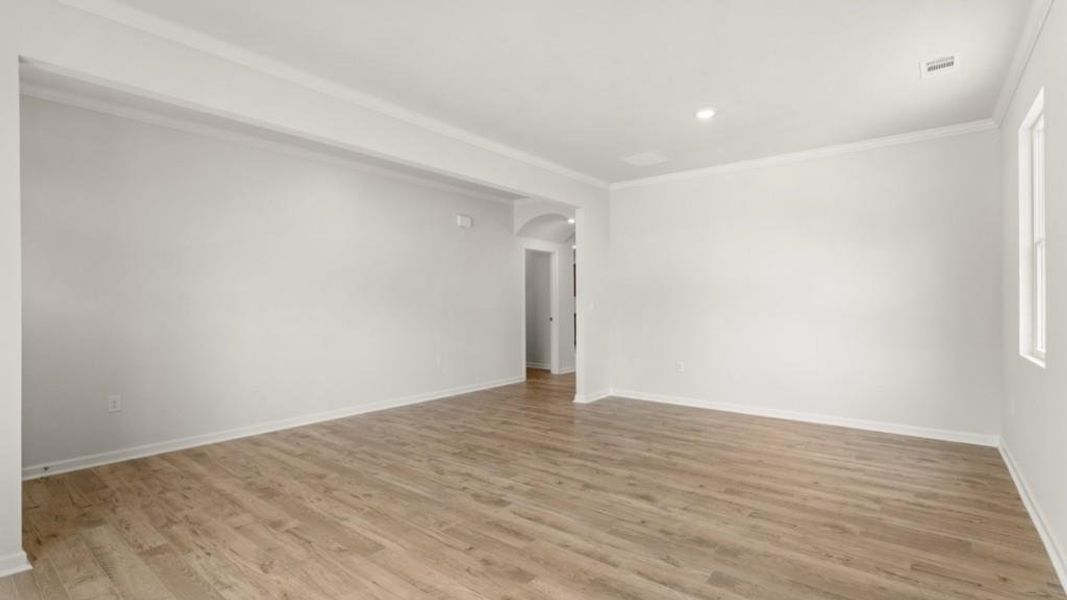 Spacious, unfurnished interior of a new home in Falcon Landing, Gainesville (Image 33).
