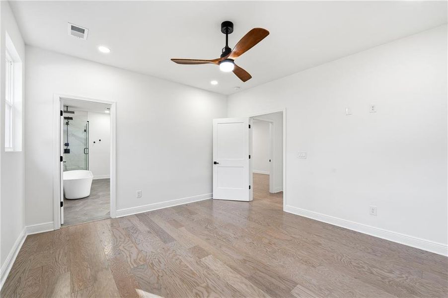 Spacious, unfurnished interior of a new home in , Gainesville (Image 25).