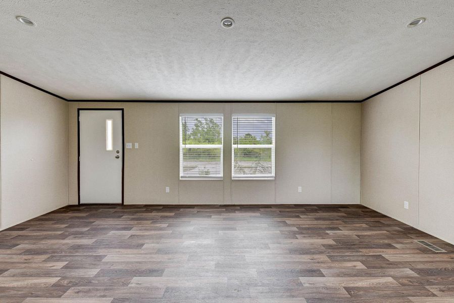 Spacious, unfurnished interior of a new home in , Santa Fe (Image 17).