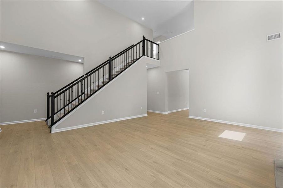 Spacious, unfurnished interior of a new home in Easton Park, Dallas (Image 18).