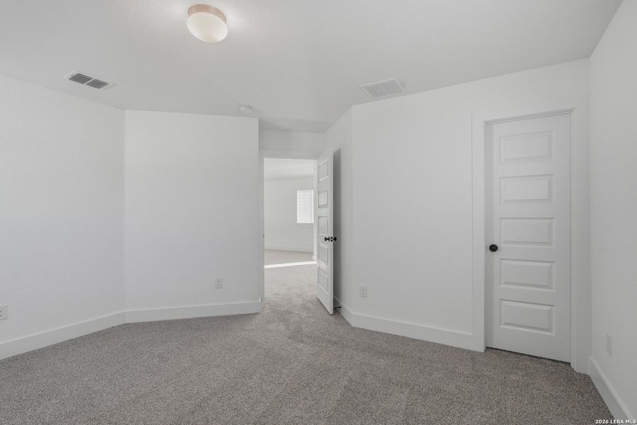 Spacious, unfurnished interior of a new home in Stillwater Ranch, San Antonio (Image 16). Spacious, unfurnished interior of a new home in Stillwater Ranch, San Antonio (Image 16).