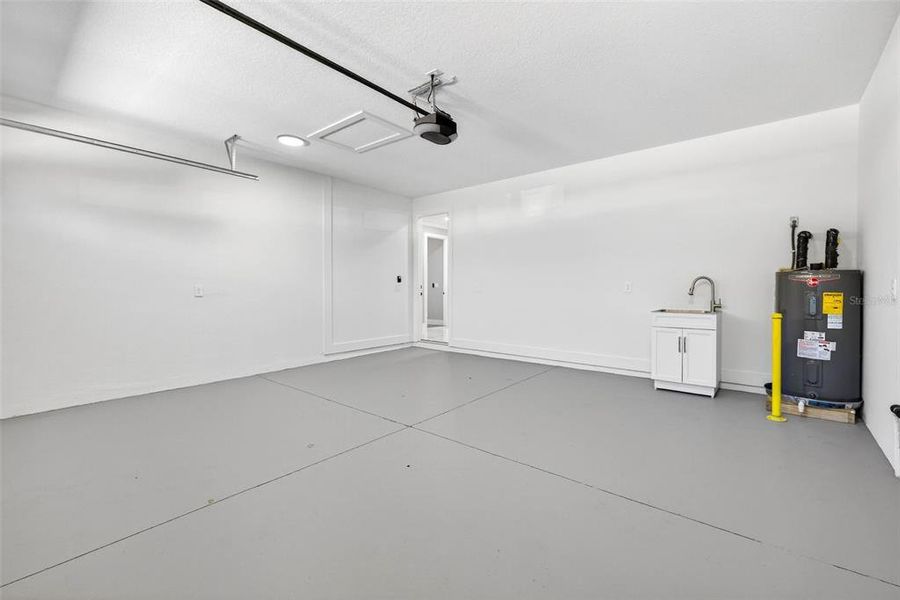 Spacious, unfurnished interior of a new home in , Masaryktown (Image 53).