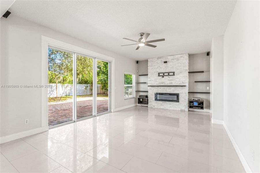 Spacious, unfurnished interior of a new home in , Orlando (Image 16). Spacious, unfurnished interior of a new home in , Orlando (Image 16).