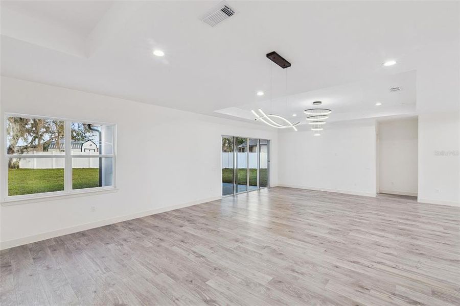 Spacious, unfurnished interior of a new home in , Leesburg (Image 24).