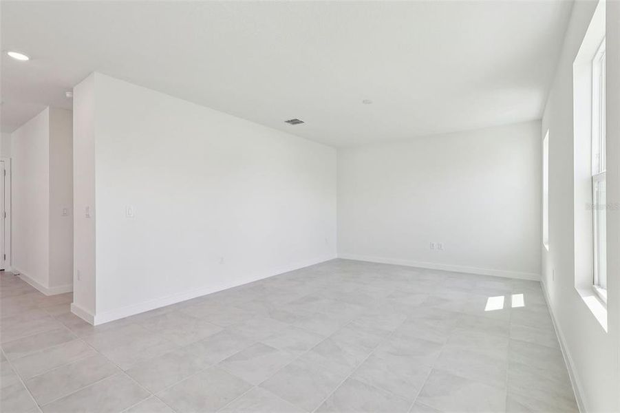 Spacious, unfurnished interior of a new home in Willowbrook North, Winter Haven (Image 35). Spacious, unfurnished interior of a new home in Willowbrook North, Winter Haven (Image 35).