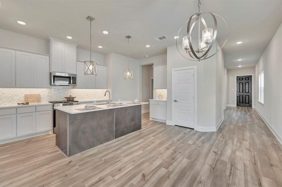 Furnished interior view inside a new home in Creekshaw – Gardens, Royse City (Image 13). Furnished interior view inside a new home in Creekshaw – Gardens, Royse City (Image 13).