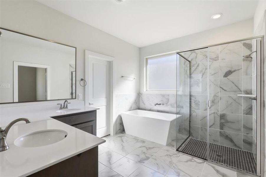 Furnished interior view inside a new home in Pyramid Acres, Benbrook (Image 5). Furnished interior view inside a new home in Pyramid Acres, Benbrook (Image 5).