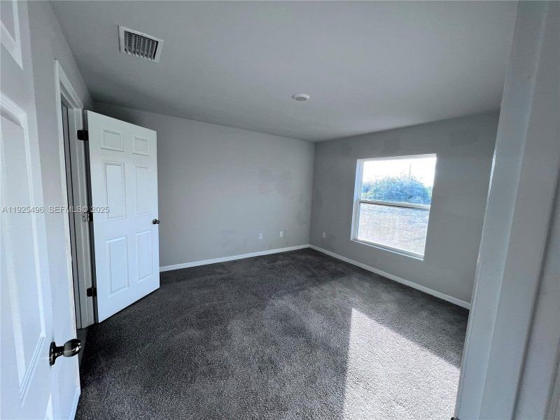 Spacious, unfurnished interior of a new home in , Labelle (Image 5).