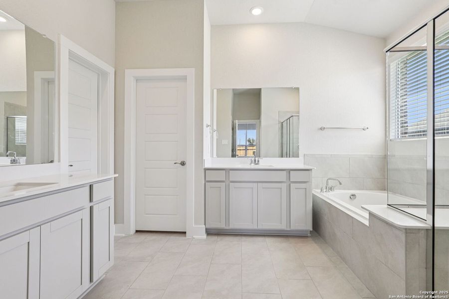 Furnished interior view inside a new home in Carmel Ranch, Schertz (Image 10).