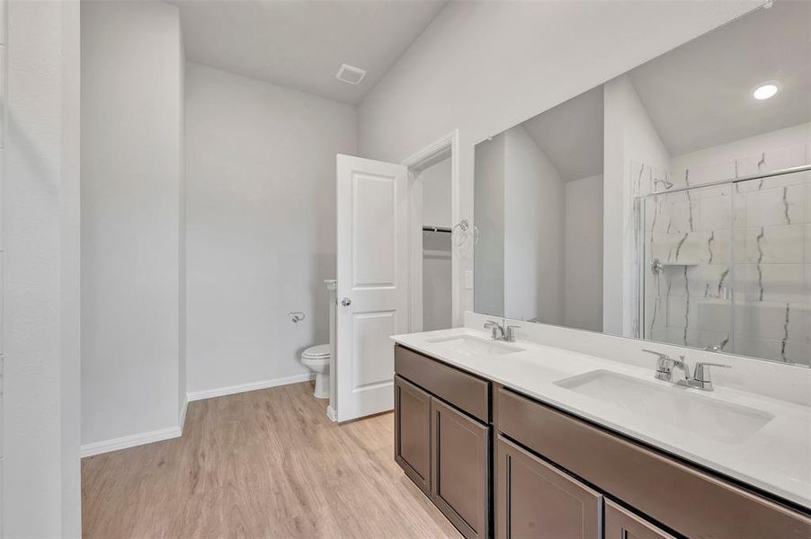 Furnished interior view inside a new home in Lane Ranch, Sanger (Image 10).