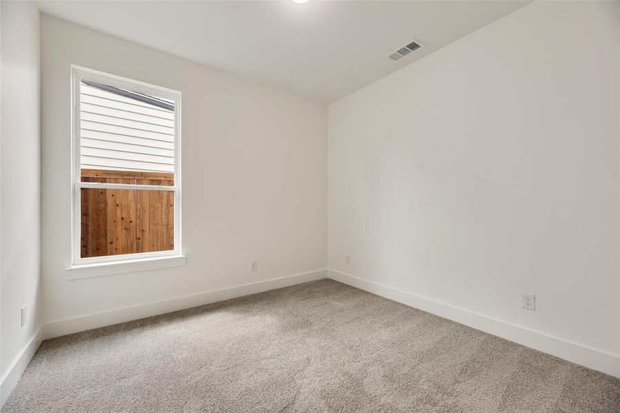 Spacious, unfurnished interior of a new home in , Dallas (Image 11).