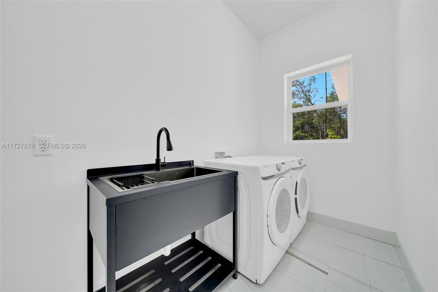 SAMSUNG WASHER & DRYER AND TUB/SINK SAMSUNG WASHER & DRYER AND TUB/SINK