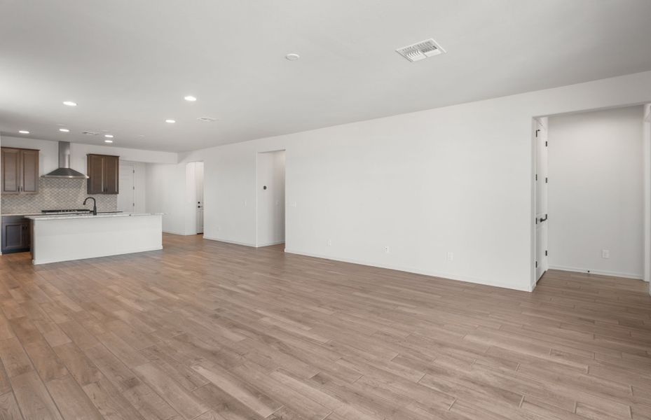 Spacious, unfurnished interior of a new home in Soleo, San Tan Valley (Image 22). Spacious, unfurnished interior of a new home in Soleo, San Tan Valley (Image 22).