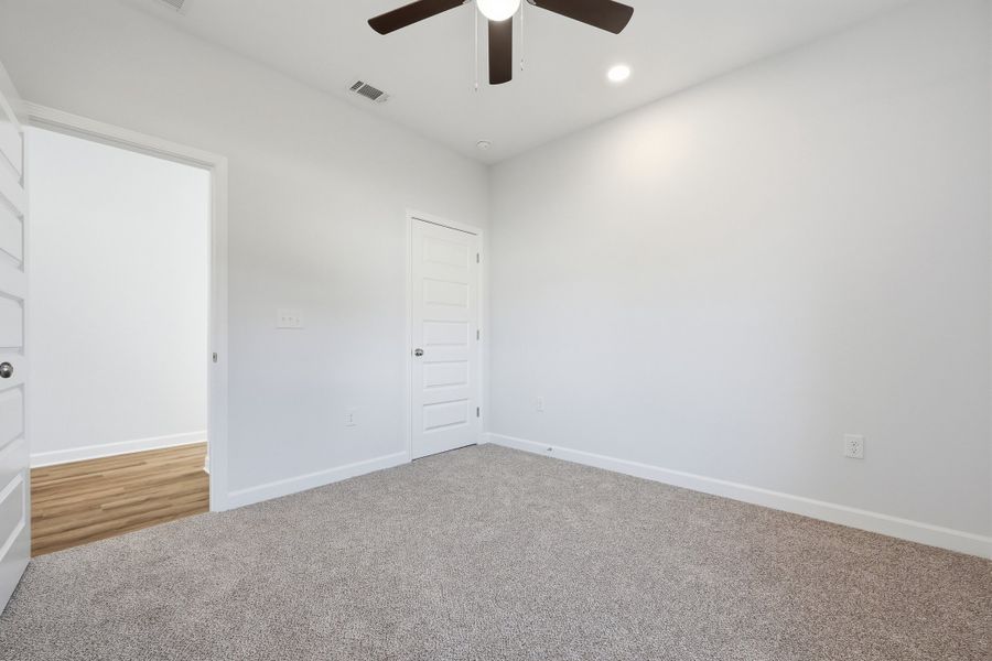 Spacious, unfurnished interior of a new home in McCarthy Estates, Defuniak Springs (Image 22).