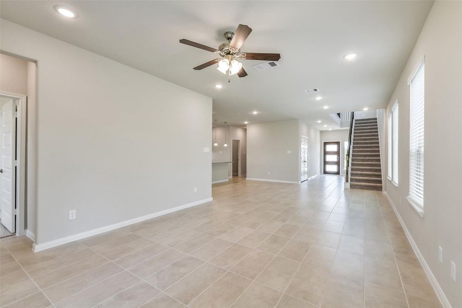 Spacious, unfurnished interior of a new home in Anderson Lakes, Houston (Image 22). Spacious, unfurnished interior of a new home in Anderson Lakes, Houston (Image 22).