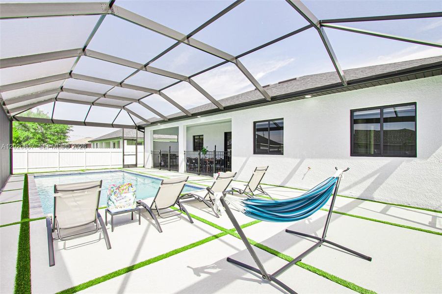 Exterior details and patio area of a home in , Cape Coral (Image 24).