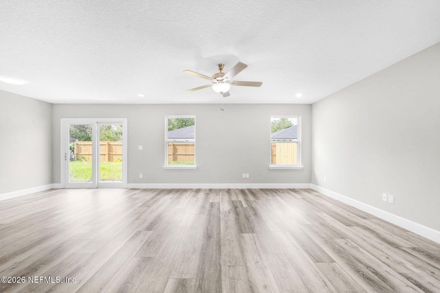 Spacious, unfurnished interior of a new home in , Jacksonville (Image 14).