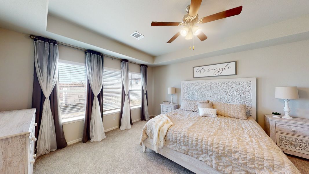Representative furnished interior of a home built from the Floor Plan 2121 by Colina Homes in Grand Magnolia, Magnolia (Image 28). Representative furnished interior of a home built from the Floor Plan 2121 by Colina Homes in Grand Magnolia, Magnolia (Image 28).