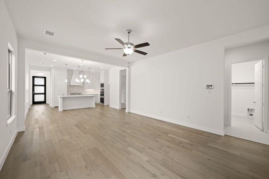 Representative unfurnished interior of a home built from the Durango by Windsor Homes in Walton Ridge, Corinth (Image 20). Representative unfurnished interior of a home built from the Durango by Windsor Homes in Walton Ridge, Corinth (Image 20).