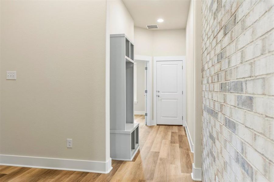 Spacious, unfurnished interior of a new home in , Sherman (Image 17).