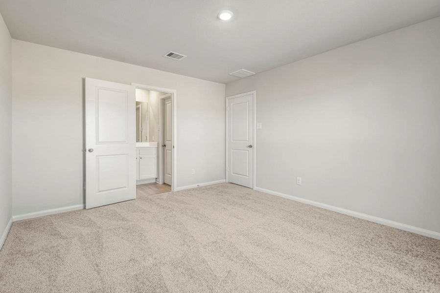 Spacious, unfurnished interior of a new home in Vacek Country Meadows, Richmond (Image 10).