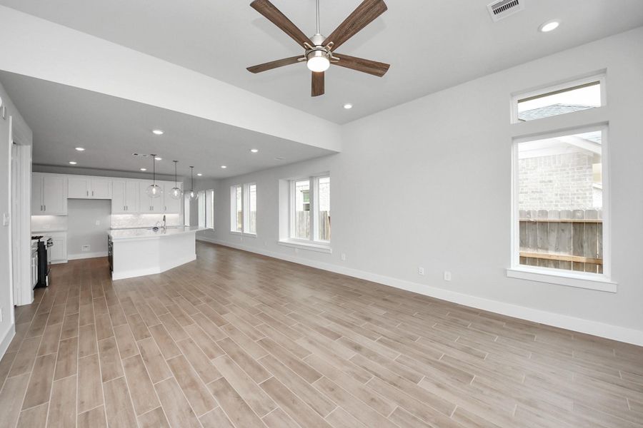 Spacious, unfurnished interior of a new home in Amira: Premier Collection, Tomball (Image 26).