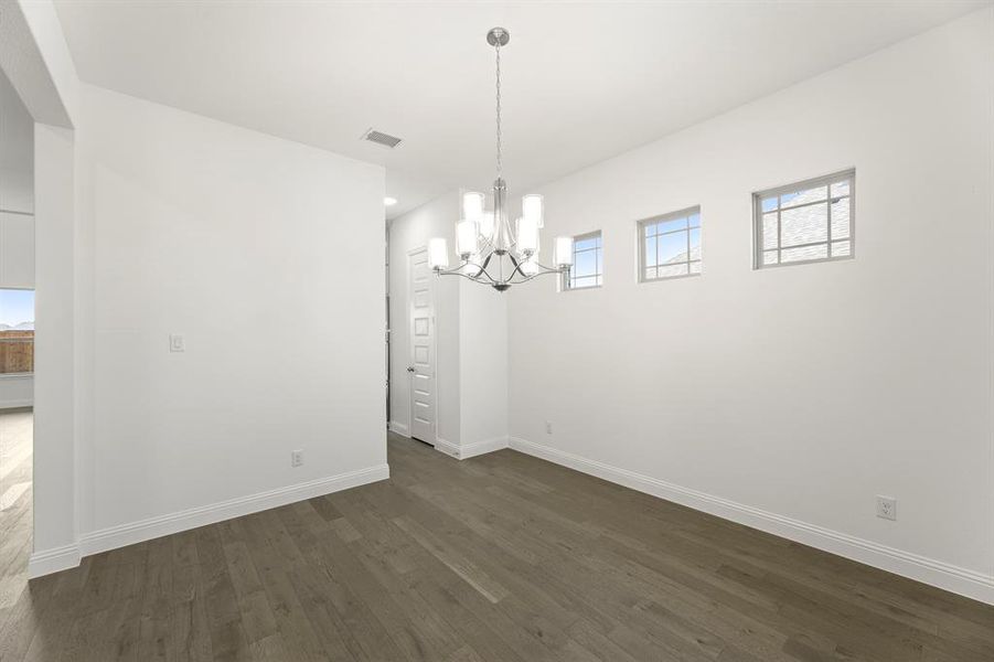 05. 2320 Errol - Dining 05. 2320 Errol - Dining