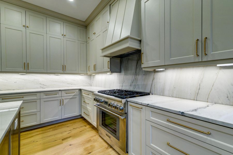Furnished interior view inside a new home in , Seabrook Island (Image 11).