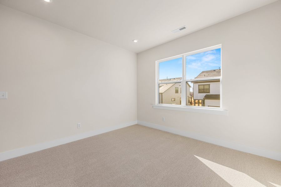 Spacious, unfurnished interior of a new home in Seven Oaks, Belmont (Image 33).