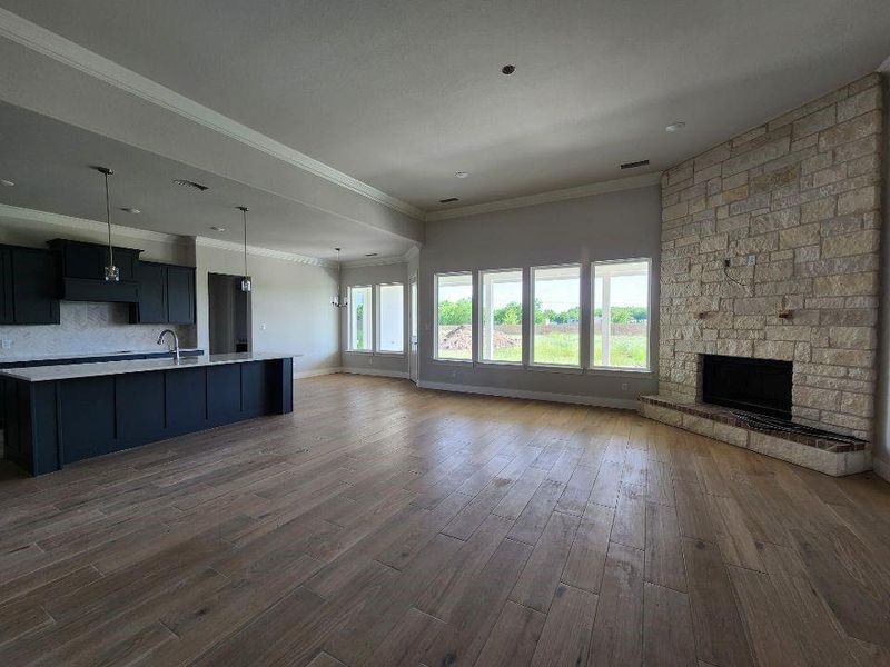 Spacious, unfurnished interior of a new home in Rocky Top, Krum (Image 15).