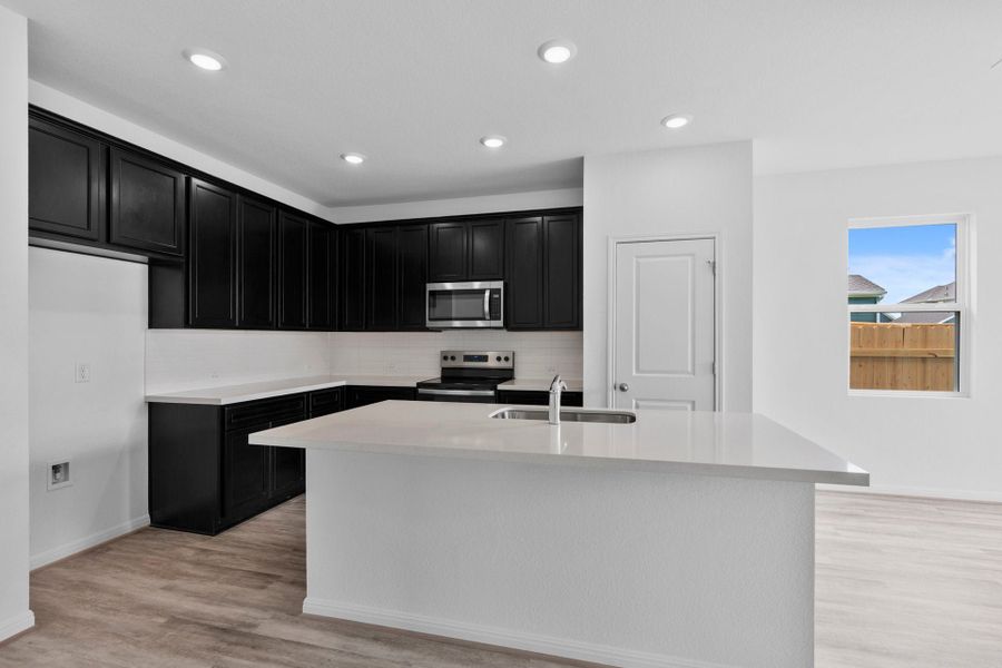 New Home in TAYLOR, TX.  - Slide 8