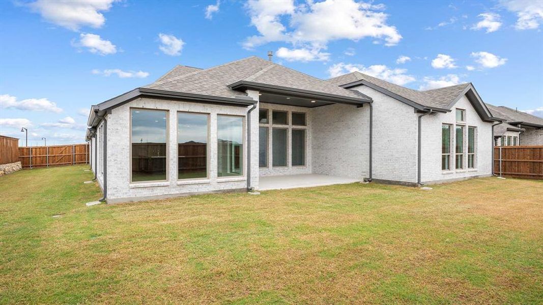 Exterior details and patio area of a home in Myrtle Creek 71', Waxahachie (Image 3). Exterior details and patio area of a home in Myrtle Creek 71', Waxahachie (Image 3).