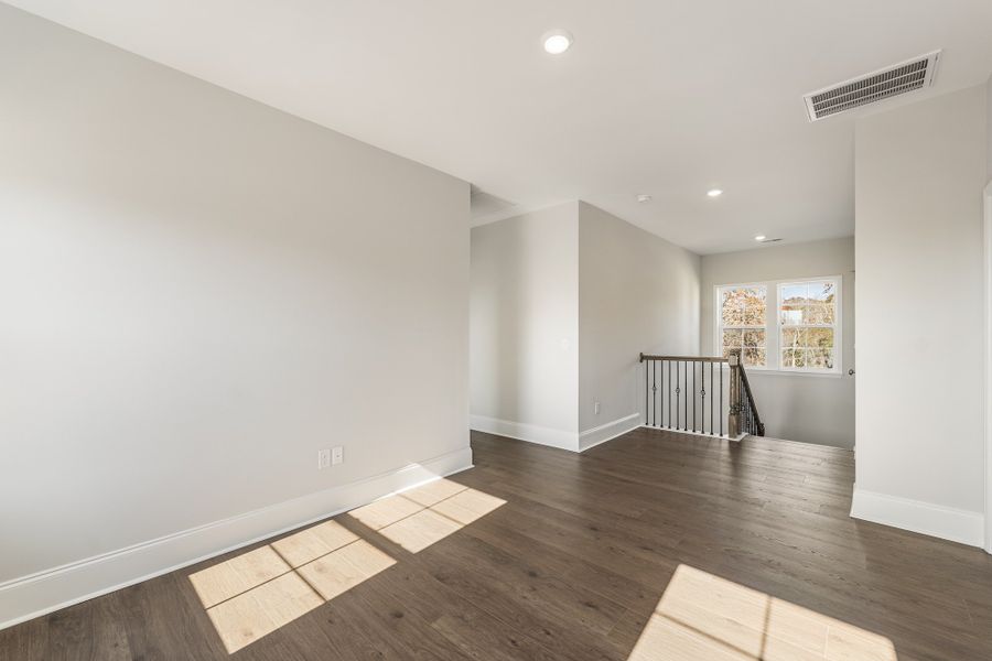 Spacious, unfurnished interior of a new home in Lakeside Saluda, Greenville (Image 29). Spacious, unfurnished interior of a new home in Lakeside Saluda, Greenville (Image 29).
