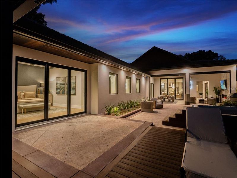 Exterior details and patio area of a home in , Orlando (Image 31).