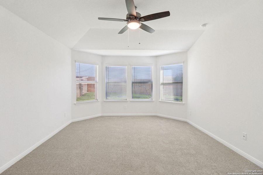 Spacious, unfurnished interior of a new home in Royal Crest, San Antonio (Image 15). Spacious, unfurnished interior of a new home in Royal Crest, San Antonio (Image 15).