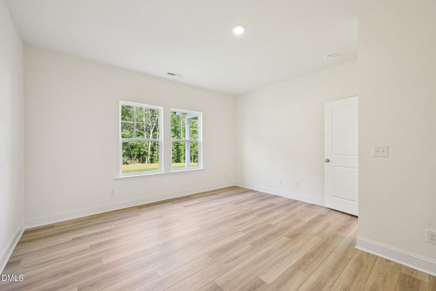 19-web-or-mls-Winding Crk Dr-2105-019